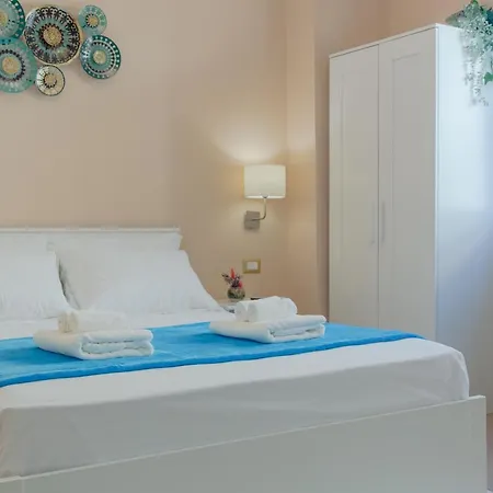 L'affaccio - Lungomare 招待所 加利波利