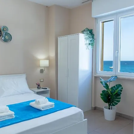 L'affaccio - Lungomare Pensionat