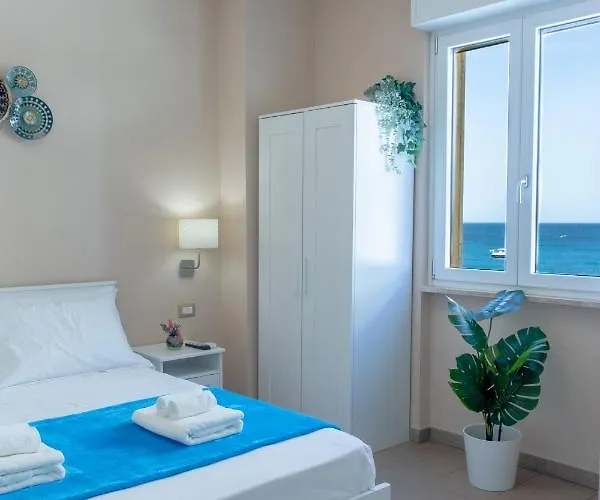 L'affaccio - Lungomare Guest house